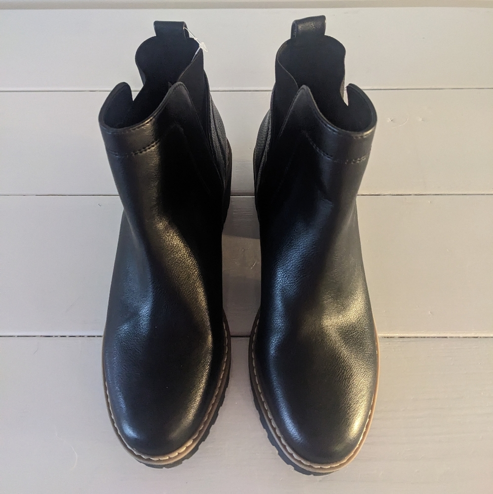 Dolce Vita Rielle Wedge Ankle Boots